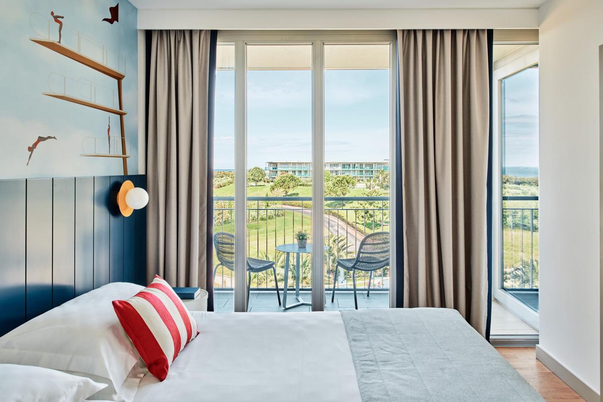 Falkensteiner Family Hotel Diadora Petrcane Eksteriør billede A room at the Hilton Garden Inn