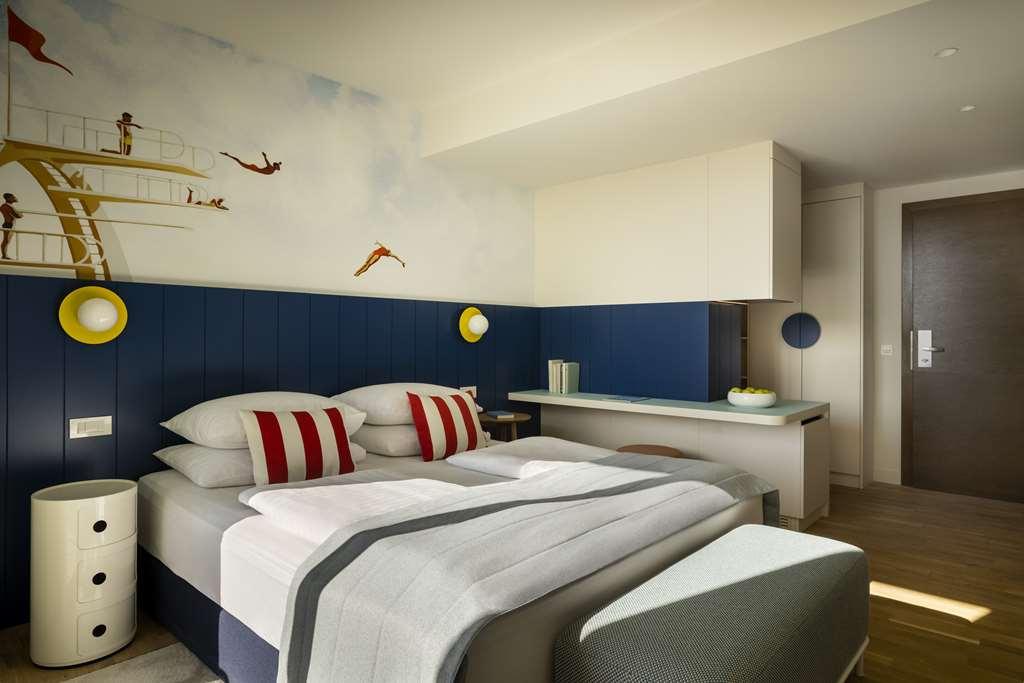 Falkensteiner Family Hotel Diadora Petrcane Værelse billede A room at the hotel